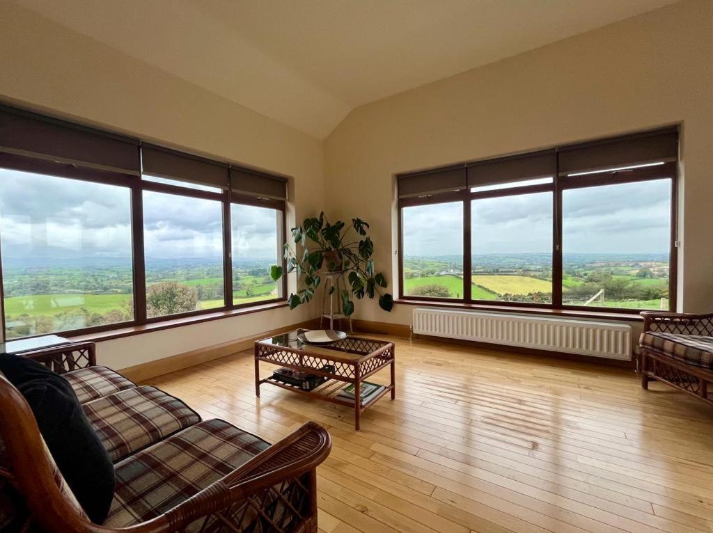 Hillhead Country Retreat Villa Касълуелан Екстериор снимка